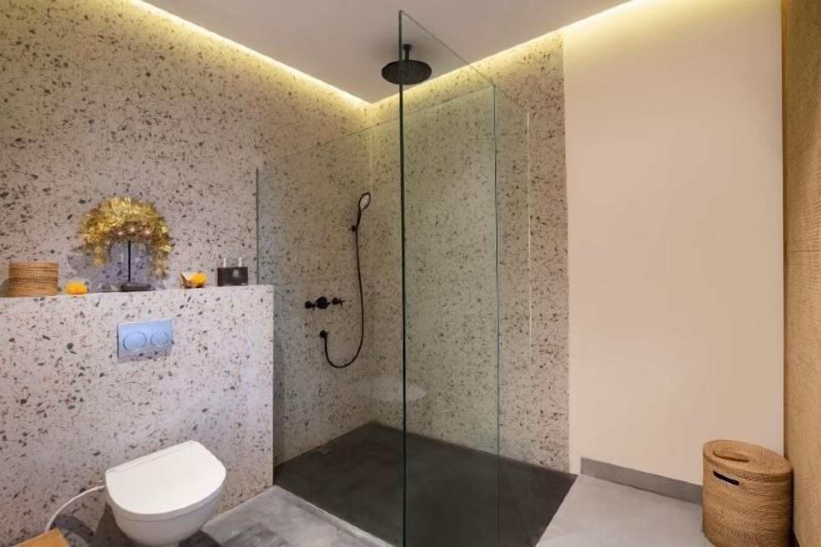 Baño | Zapatillas y toallas