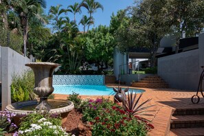 3 outdoor pools