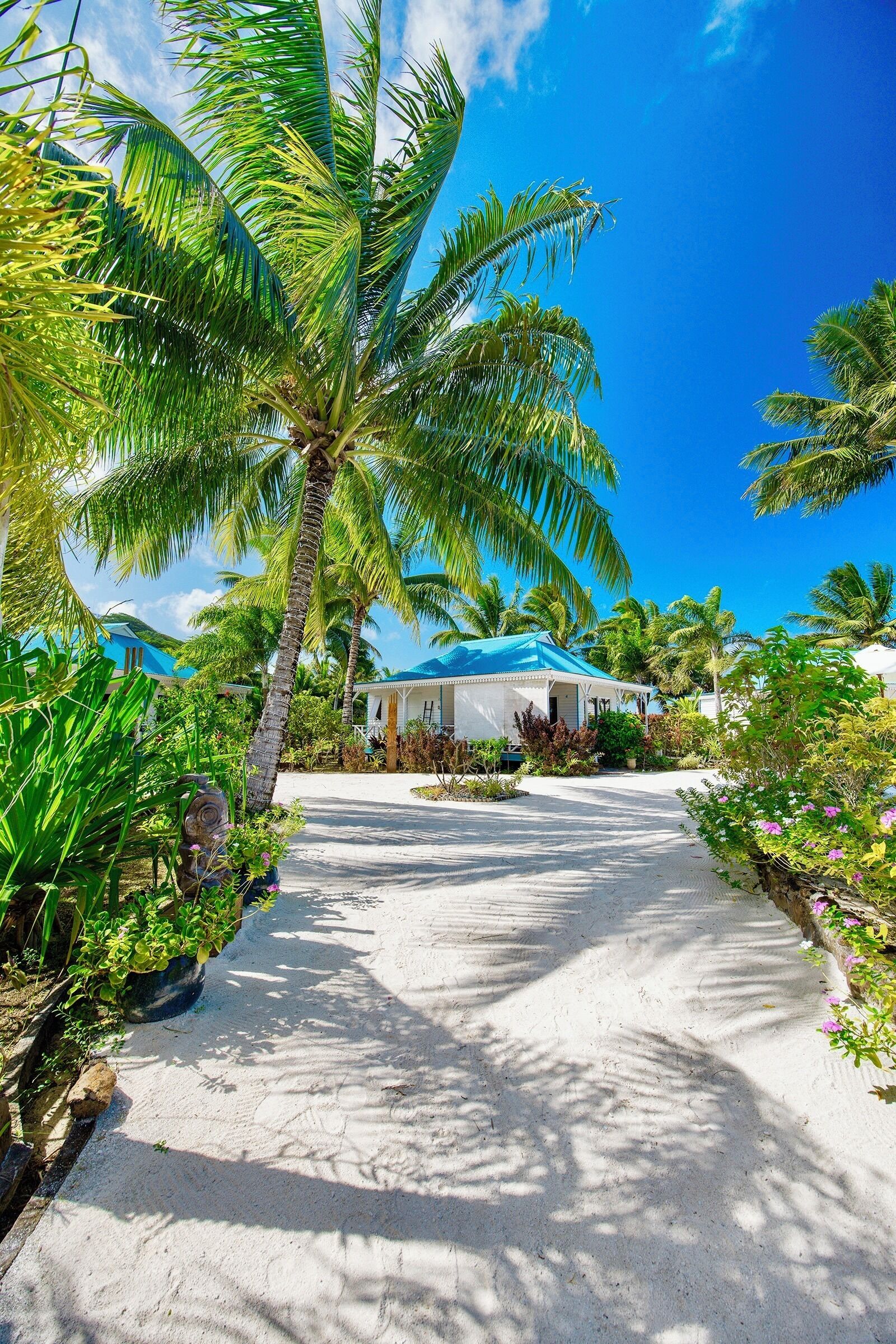 Garden Bungalow | Select Comfort beds, minibar, in-room safe, individually decorated