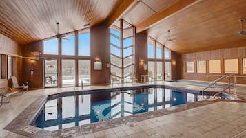 屋内プール、温水プール