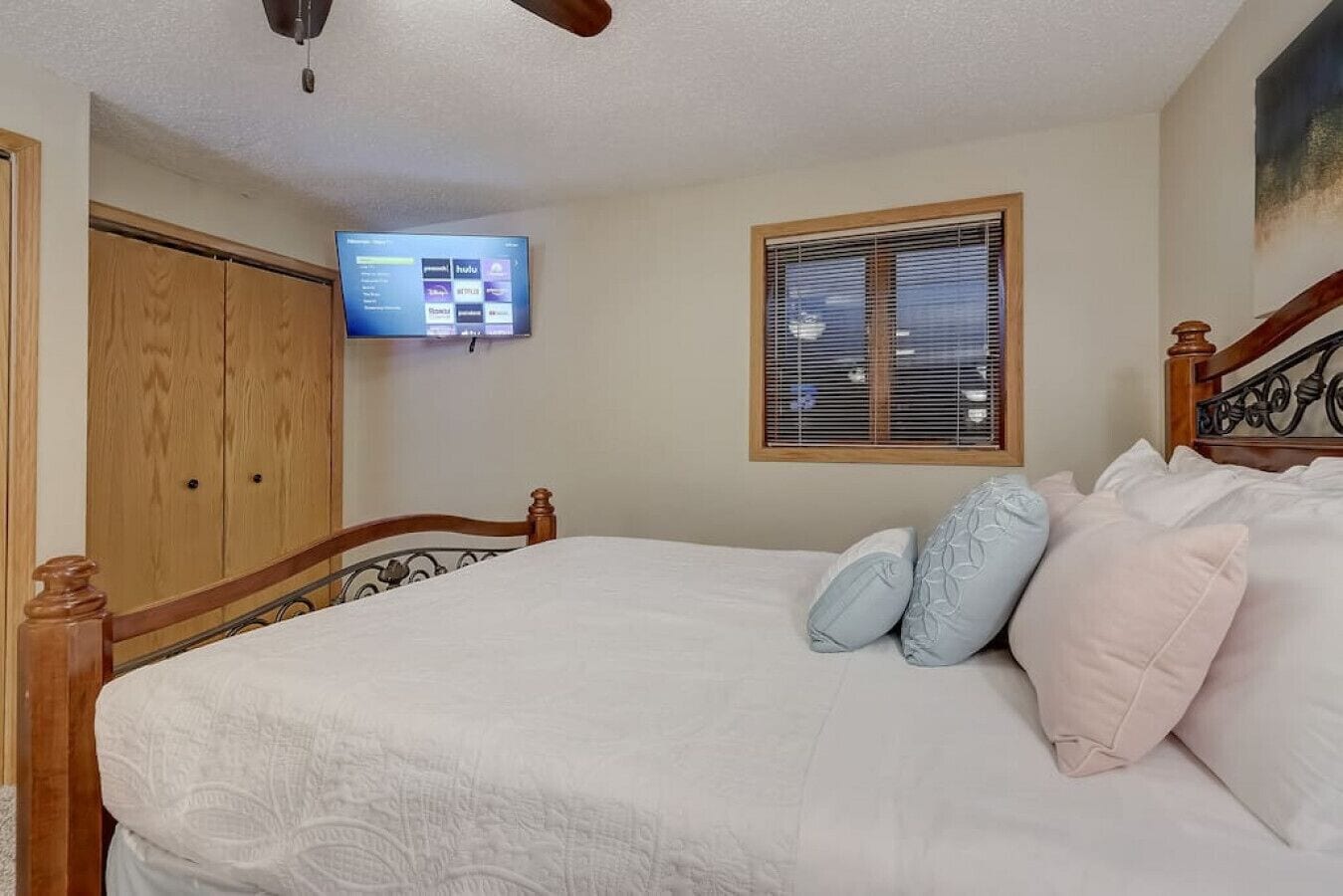 1 dormitorio, tabla de planchar con plancha, wifi gratis y ropa de cama