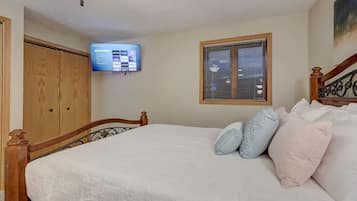 1 dormitorio, tabla de planchar con plancha, wifi gratis y ropa de cama