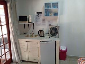 Comfort Room | In-room dining