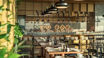 Desayuno buffet todos los días (con cargo)