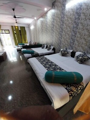 Room - Panambi Tapovan Resort (Narendranagar)
