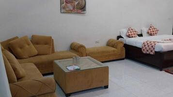 Family Room | 1 bedroom, free WiFi