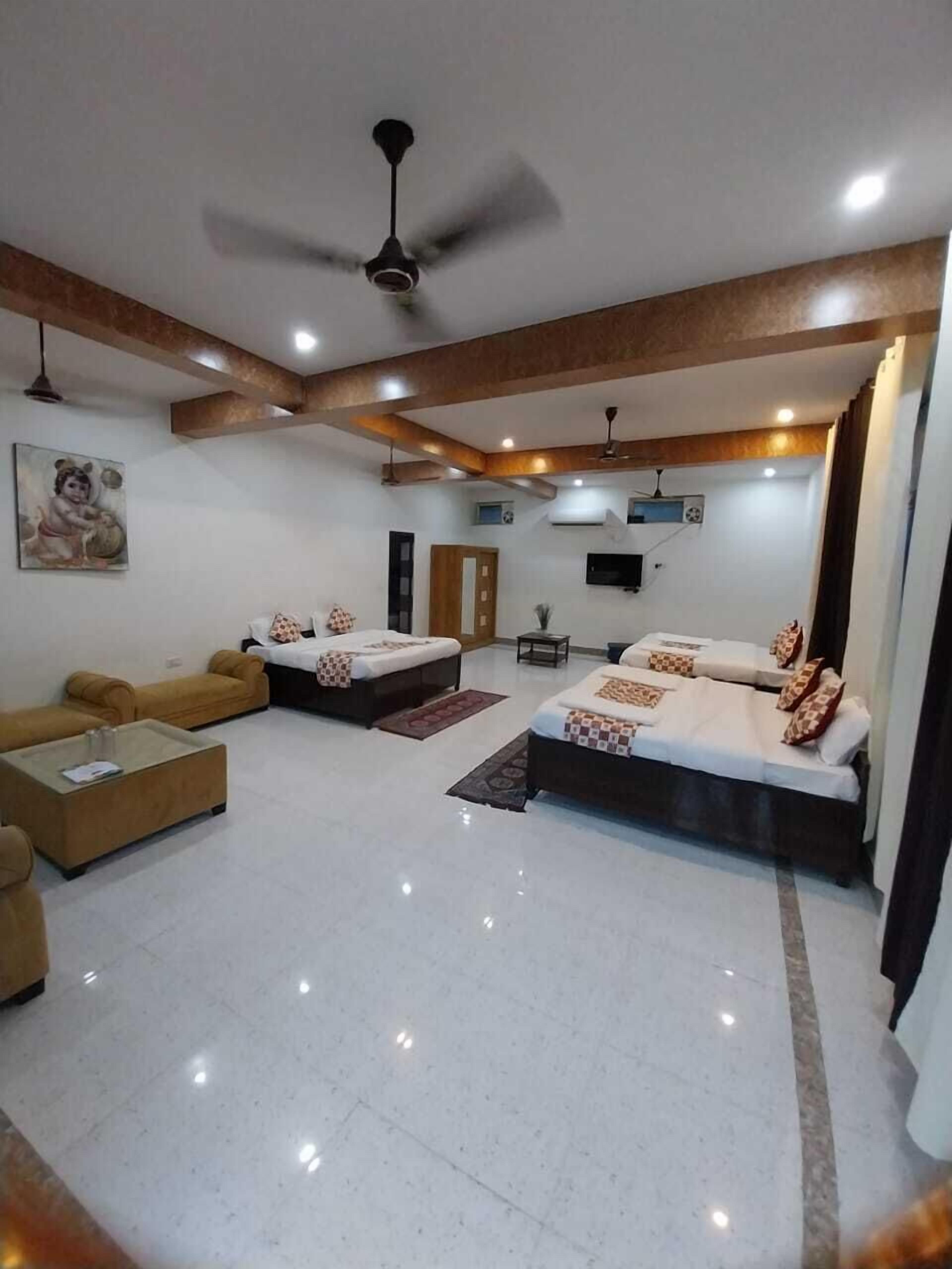 Family Room | 1 bedroom, free WiFi