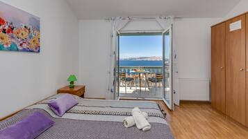 Appartement Standard, 1 lit double, côté montagne (Seaview Pool Suite Panorama 2) | 1 chambre, Wi-Fi gratuit, draps fournis