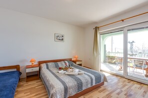 标准公寓, 多张床, 山腰 (Seaview Pool Suite Panorama 6) | 2 多间卧室、免费 WiFi、床单