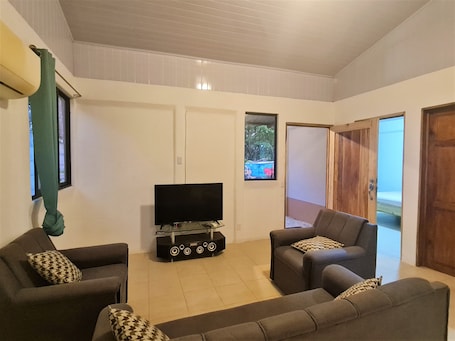 Interior. 4-ever Wheat Vacation Home w/ secured parking-Just 5 minutes from Playa Frijolar