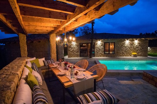 Dreamed Vintage style Villa