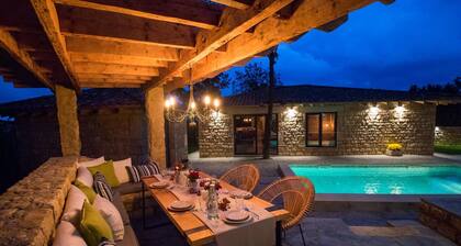 Dreamed Vintage style Villa