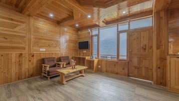 Deluxe Room | 1 bedroom, free WiFi, bed sheets