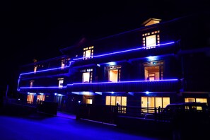 Front of property - Seven Hills Resort (Manali)