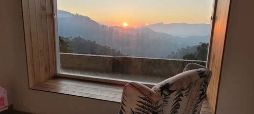 The Blue Door - Luxurious home with a Sunset View