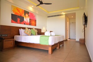 Elite Double Room | Down duvets, Select Comfort beds, minibar, in-room safe - Aadisaktthi Resorts & Spa Kovalam (Thiruvananthapuram)
