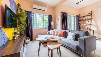 Family House | Living area | 40-inch Smart TV with digital channels