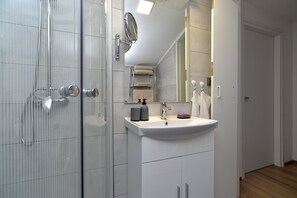 Shower - Apartment 2223/67648 (Istria - Vodnjan), 5000m from the beach (Vodnjan)