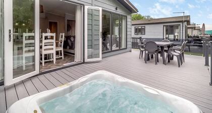 Coggeshall Lodge Pet