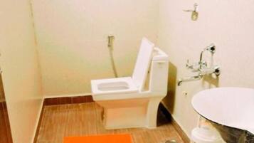 Deluxe Cottage | Bilik Mandi | Pancuran mandi, tuala disediakan, sabun, tisu tandas