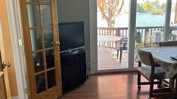 TV, fireplace, video games, stereo