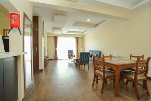 Basic Apartment | Living area - Shayona Apartments (Nairobi)