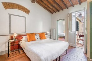 4 dormitorios, tabla de planchar con plancha, wifi y ropa de cama