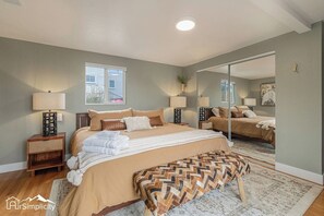 3 Schlafzimmer, Schreibtisch, Bügeleisen/Bügelbrett, Reisekinderbett