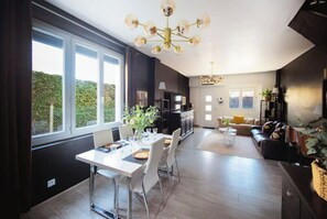 Dining - Jolie Maison sur Orléans, Parking & Climatisation (Orléans)