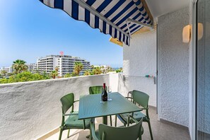 Outdoor dining - Charming apartment in Playa Honda, Las Americas (Arona)