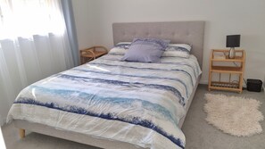 3 bedrooms, iron/ironing board, Internet, bed sheets
