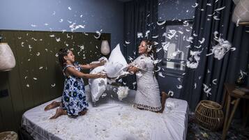 Chambre Quadruple Familiale | Literie de qualité supérieure, bureau, chambres insonorisées