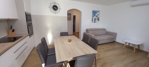 Dining - VILLA BIANCA - HOLIDAY HOME WITH PRIVATE POOL (Privlaka)