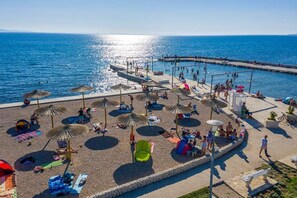 Sun loungers - VILLA BIANCA - HOLIDAY HOME WITH PRIVATE POOL (Privlaka)