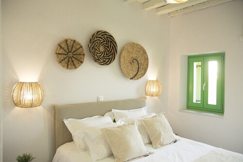 Ano Siroa. Cycladic house with amazing views
