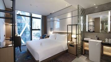 Business Single Room | Desk, blackout drapes, free WiFi