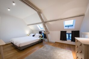 8 chambres, bureau, fer et planche Ă repasser, Wi-Fi