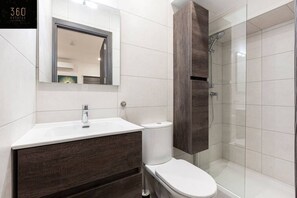 Hårføner og håndklær