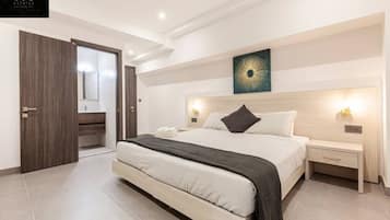 7 chambres, bureau, fer et planche Ă repasser, lit parapluie