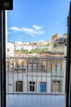 Interior - Stylish 2BR Meridian suite in central St Julians (San Ġiljan)