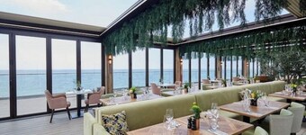 Sunny Flat in the Heart of Hove, Close to Beach