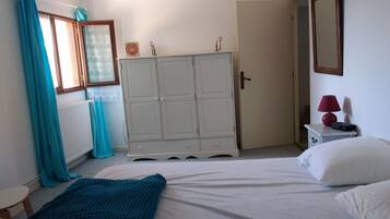 3 bedrooms, iron/ironing board, WiFi