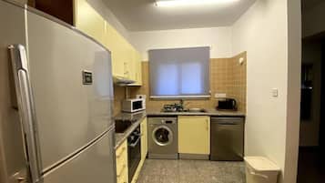 Vila Superior | Dapur pribadi | Lemari es besar, microwave, oven, dan kompor