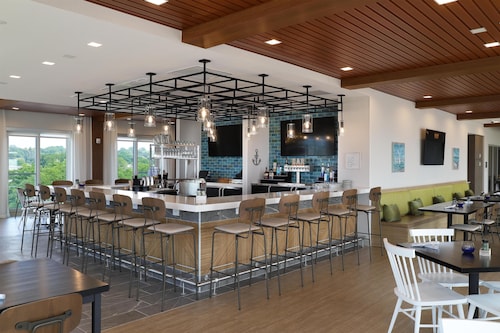 Hampton Inn & Suites Manistee Waterfront
