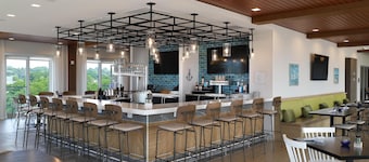 Hampton Inn & Suites Manistee Waterfront