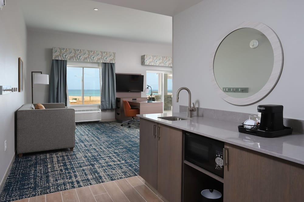 Hampton Inn & Suites Manistee Waterfront