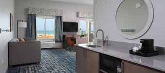 Hampton Inn & Suites Manistee Waterfront