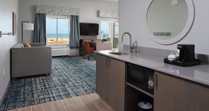 Hampton Inn & Suites Manistee Waterfront