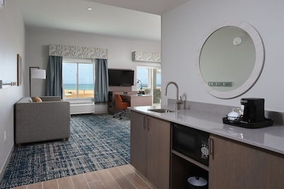 Hampton Inn & Suites Manistee Waterfront