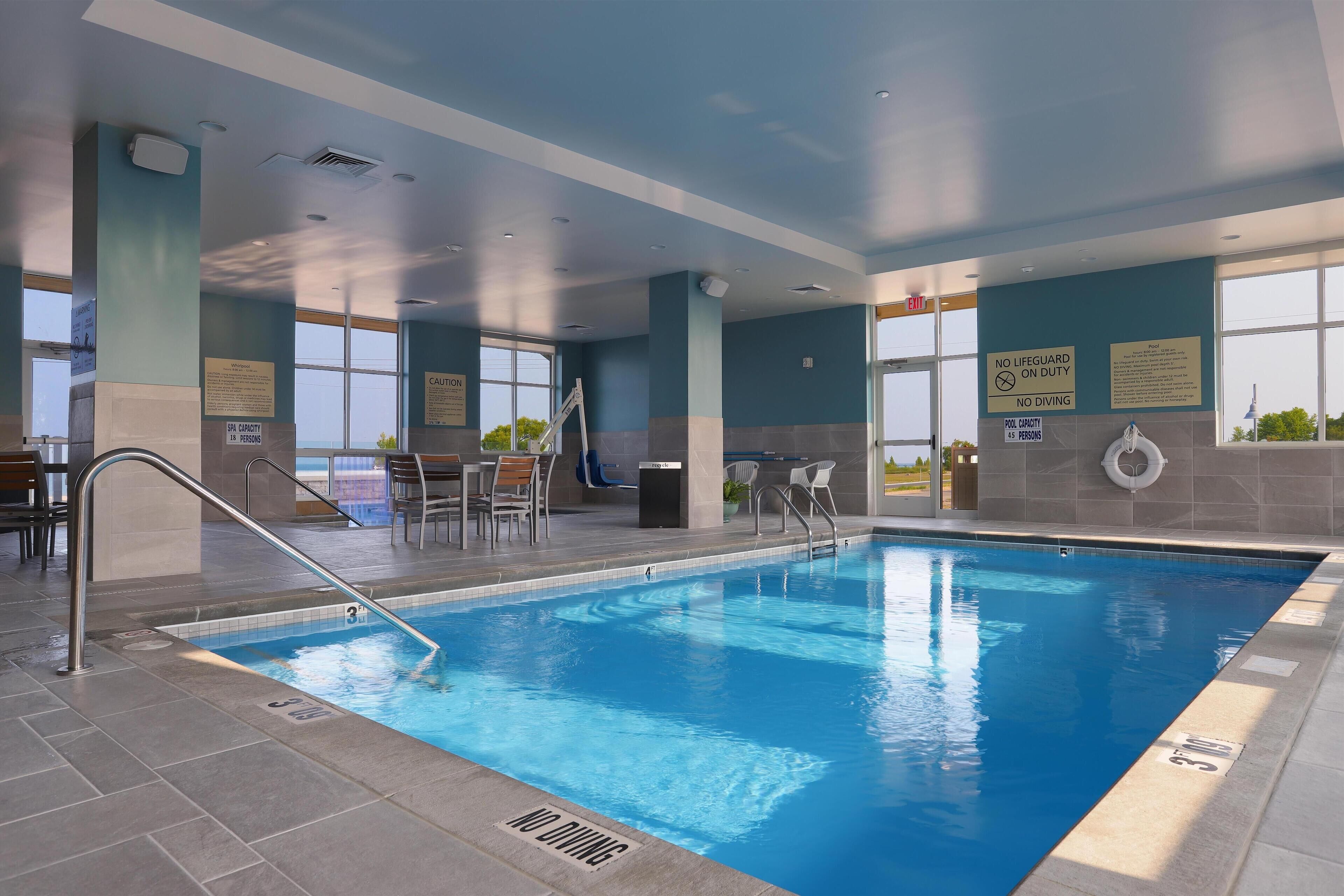 Indendørs pool